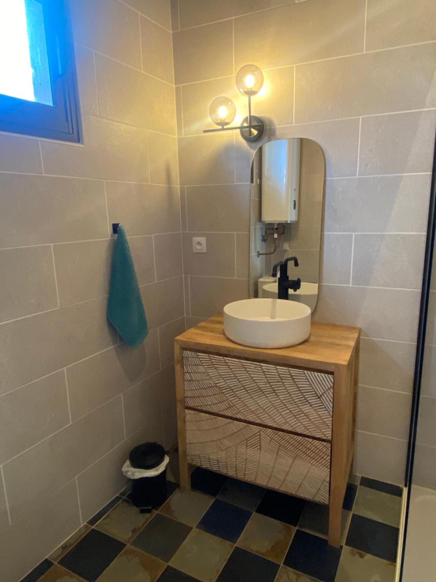 Halte Entre Terre Et Appartement